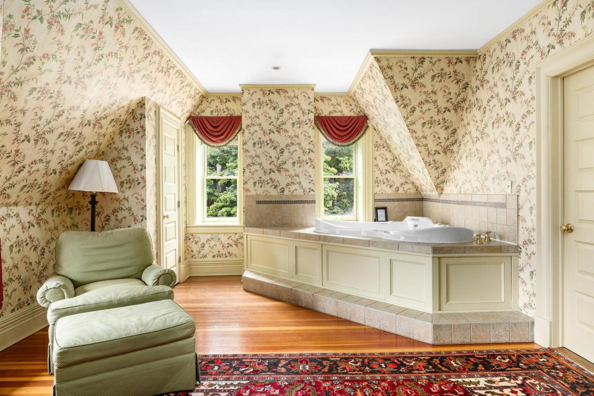 The Inn At Erlowest Лейк Джордж Екстериор снимка